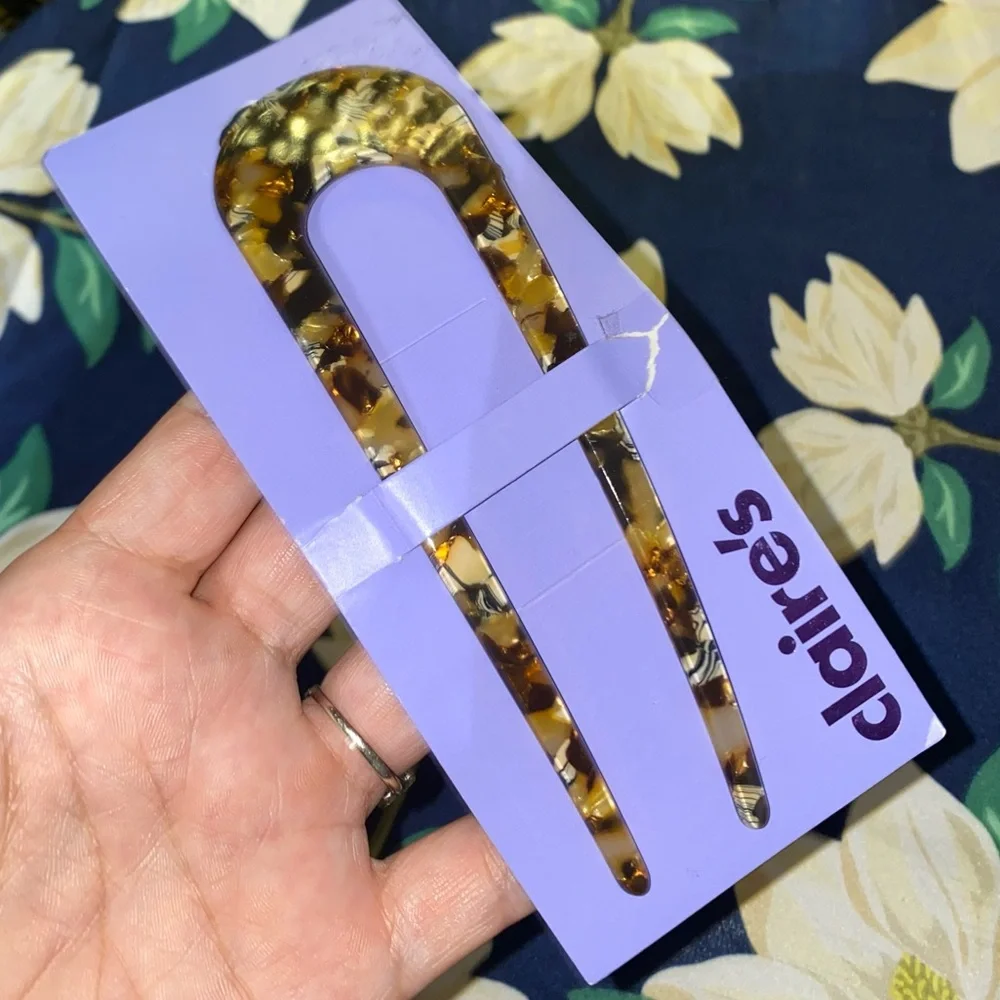 CLAIRES U SHAPED HAIR PIN